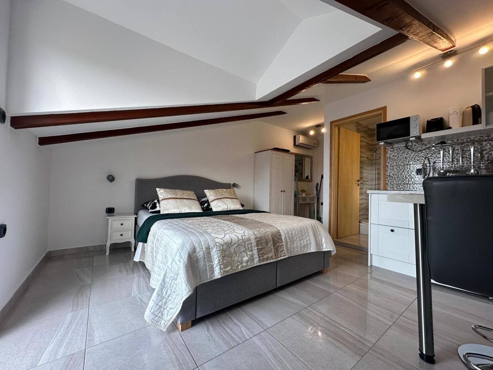 Apartments Prpic 1,Senj Senj  Extérieur photo